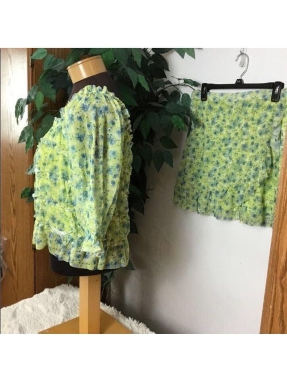 SO faux wrap skirt & on/off shoulder set Woman’s Juniors size XL floral - Picture 9 of 12